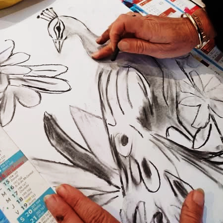 atelier-amarillo-cours-dessin-fusain oiseau dessiné au fusain sur un grand format à l'Atelier Amarillo à Langon