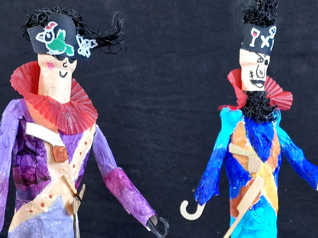 pirates en papier mâché et bouchons de liège, arts plastiques, Langon, Centre Culturel des Carmes, atelier dessin, atelier peinture, Gironde, sud gironde, atelier créatif, recyclage